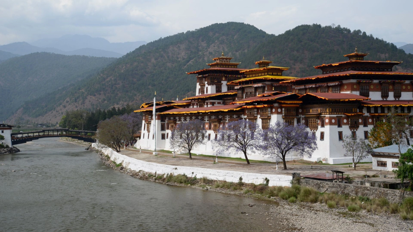 How to Travel to Bhutan from Bangladesh (2026): A Complete Guide to Visa, SDF, Flights, & Itineraries